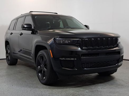 Used 2022 Jeep Grand Cherokee L Limited w/ Black Appearance Package image 1