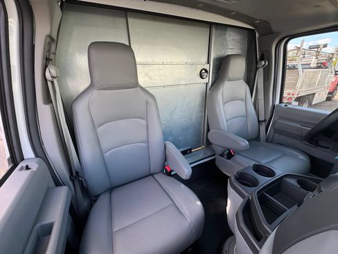 Used 2023 Ford E-450 and Econoline 450 Super Duty w/ Power Windows & Locks Group RWD image 37