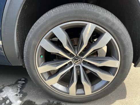 Used 2022 Volkswagen Atlas SEL Premium image 13