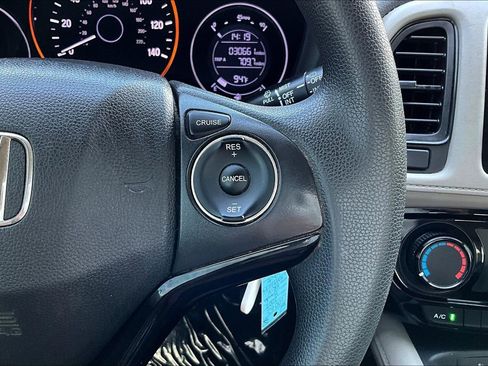 Used 2022 Honda HR-V LX image 21