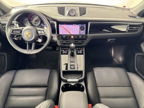 Certified 2026 Porsche Macan image 17