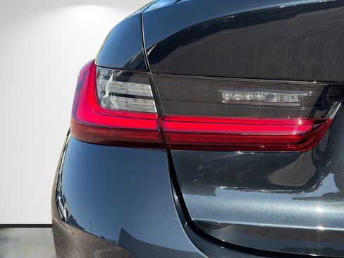 Used 2025 BMW 330i Sedan image 10