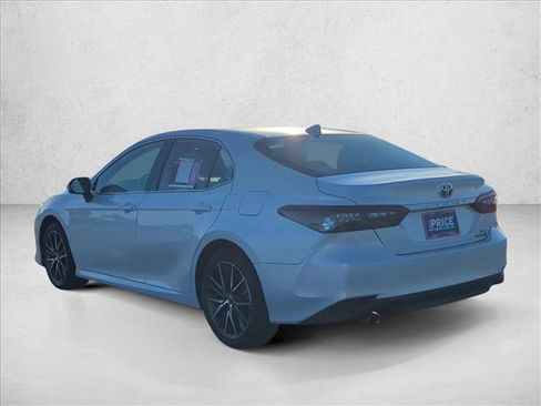 Used 2023 Toyota Camry XLE image 7