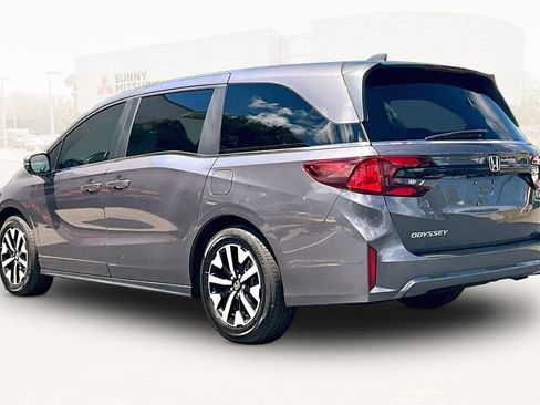 Used 2025 Honda Odyssey EX-L image 4