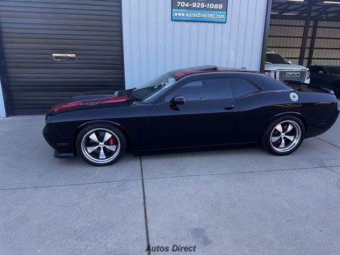 Used 2012 Dodge Challenger SRT8 image 4