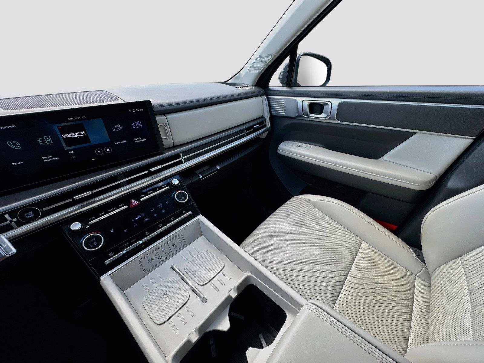 Used 2025 Hyundai Santa Fe SEL FWD image 19