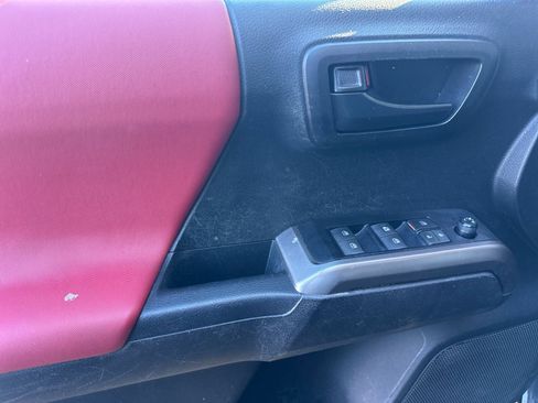 Used 2023 Toyota Tacoma SR image 10