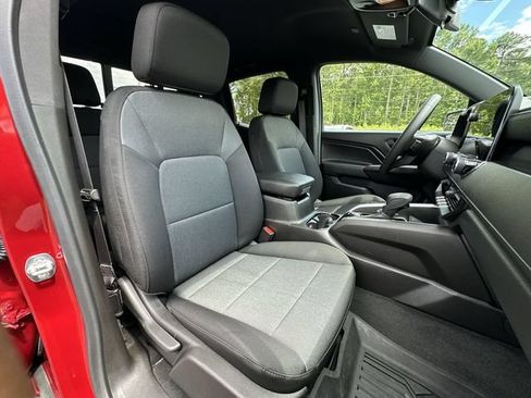 Used 2024 Chevrolet Colorado Trail Boss w/ Technology Package AWD/4WD image 25