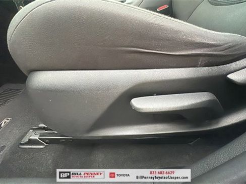 Used 2020 Toyota RAV4 LE image 15