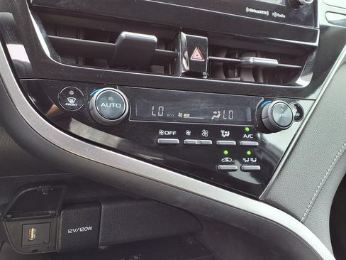 Used 2023 Toyota Camry SE w/ Audio Upgrade Package FWD image 7