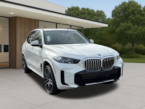 New 2026 BMW X5 sDrive40i w/ M Sport Package RWD image 3