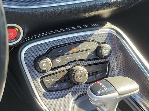 Used 2016 Dodge Challenger R/T Scat Pack w/ Leather Interior Group image 18