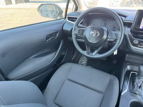 Used 2025 Toyota Corolla LE FWD image 21