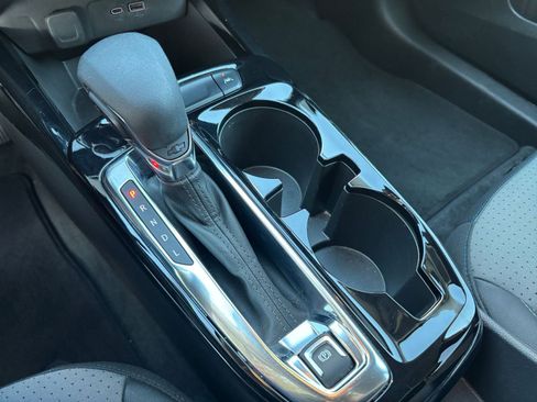 Used 2025 Chevrolet Trax LT image 35