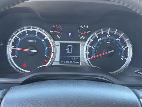 Used 2018 Toyota 4Runner SR5 AWD/4WD image 25