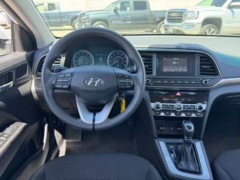 Used 2020 Hyundai Elantra SE w/ Cargo Package (C1) FWD image 21
