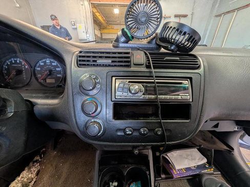 Used 2002 Honda Civic LX image 35