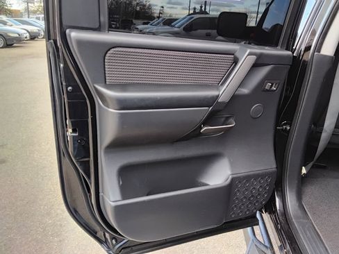 Used 2014 Nissan Titan SV w/ SV Value Truck Package image 18