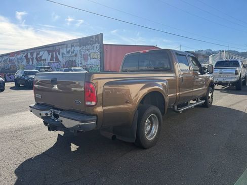 Used 2005 Ford F350 Lariat image 5
