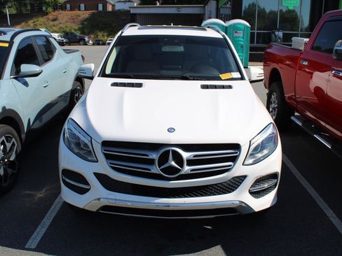 Used 2017 Mercedes-Benz GLE 350 4MATIC image 2