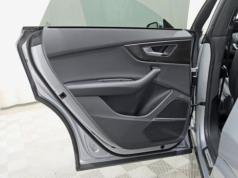 Used 2021 Audi Q8 Prestige w/ Prestige Package image 38