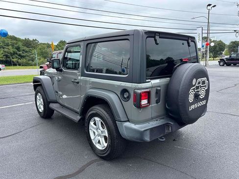 Used 2021 Jeep Wrangler Sport AWD/4WD image 3