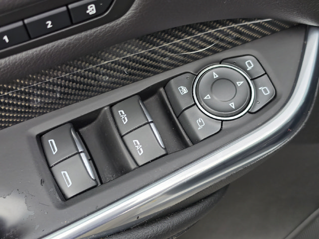 Used 2020 Cadillac XT4 Sport w/ LPO, Midnight Sport Package FWD image 23