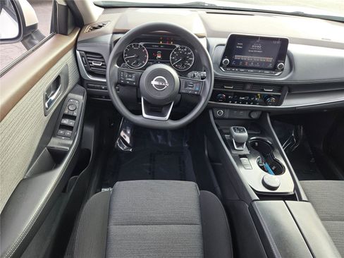 Used 2023 Nissan Rogue SV image 21