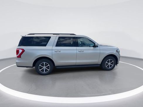 Used 2018 Ford Expedition Max XLT w/ Equipment Group 201A AWD/4WD image 7