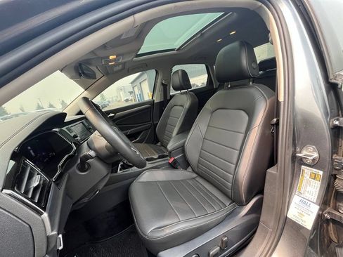 Certified 2024 Volkswagen Jetta SE FWD image 12