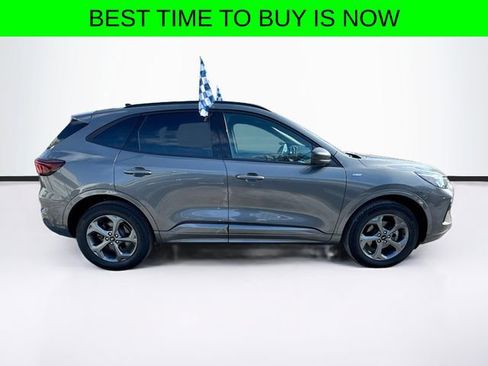 Used 2023 Ford Escape ST-Line w/ Tech Pack #1 AWD/4WD image 9