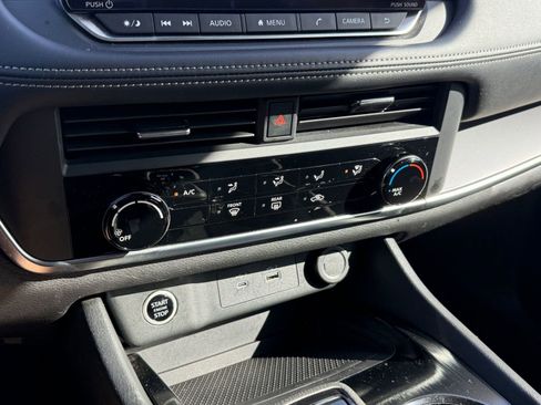 Used 2023 Nissan Rogue S image 29