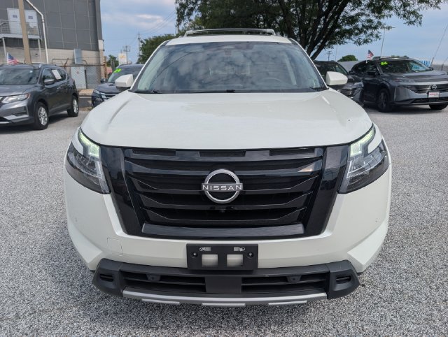 Used 2024 Nissan Pathfinder SL w/ SL Premium Package AWD/4WD image 8