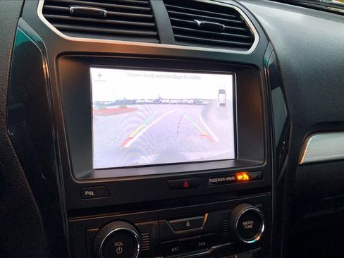 Used 2017 Ford Explorer XLT w/ Equipment Group 202A image 27