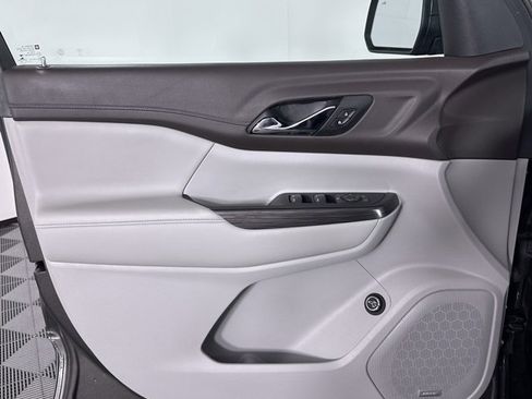 Used 2020 GMC Acadia SLT image 14