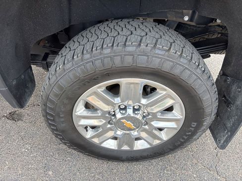 Used 2025 Chevrolet Silverado 3500 High Country w/ High Country Premium Package image 7