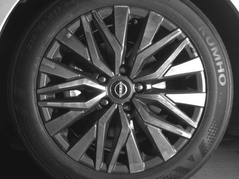Used 2025 Nissan Altima 2.5 SV FWD image 12