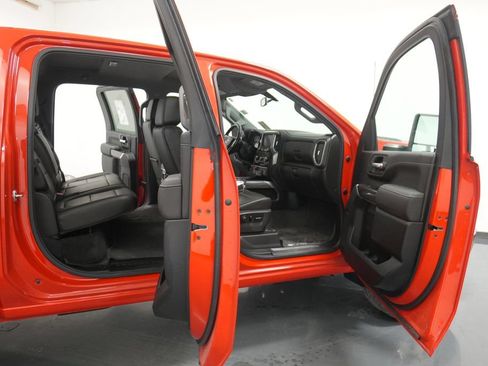 Used 2020 Chevrolet Silverado 2500 LTZ AWD/4WD image 35