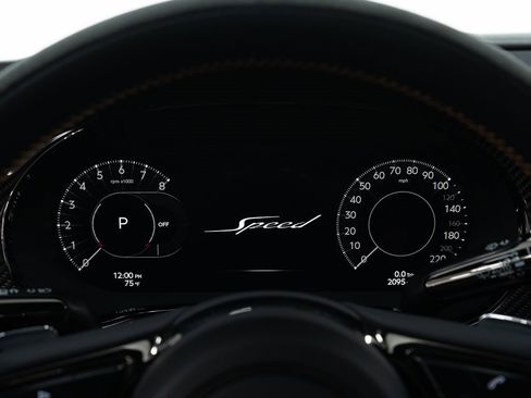 Used 2025 Bentley Flying Spur Plug-In Hybrid image 33