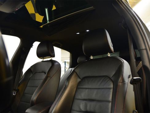 Used 2017 Volkswagen GTI SE image 27