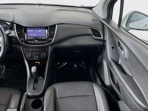 Used 2022 Chevrolet Trax LT w/ Driver Confidence Package AWD/4WD image 21