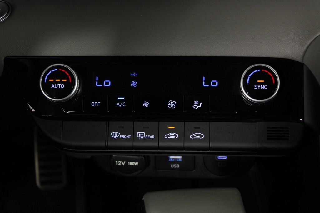 Certified 2025 Hyundai Elantra Sport FWD image 22