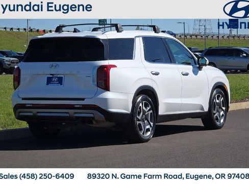 Used 2024 Hyundai Palisade Limited AWD/4WD image 3
