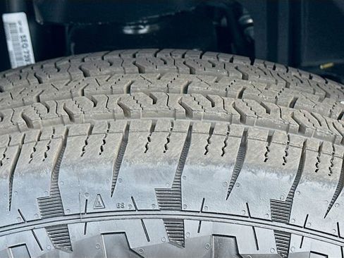 Used 2025 Jeep Wrangler Sport image 31