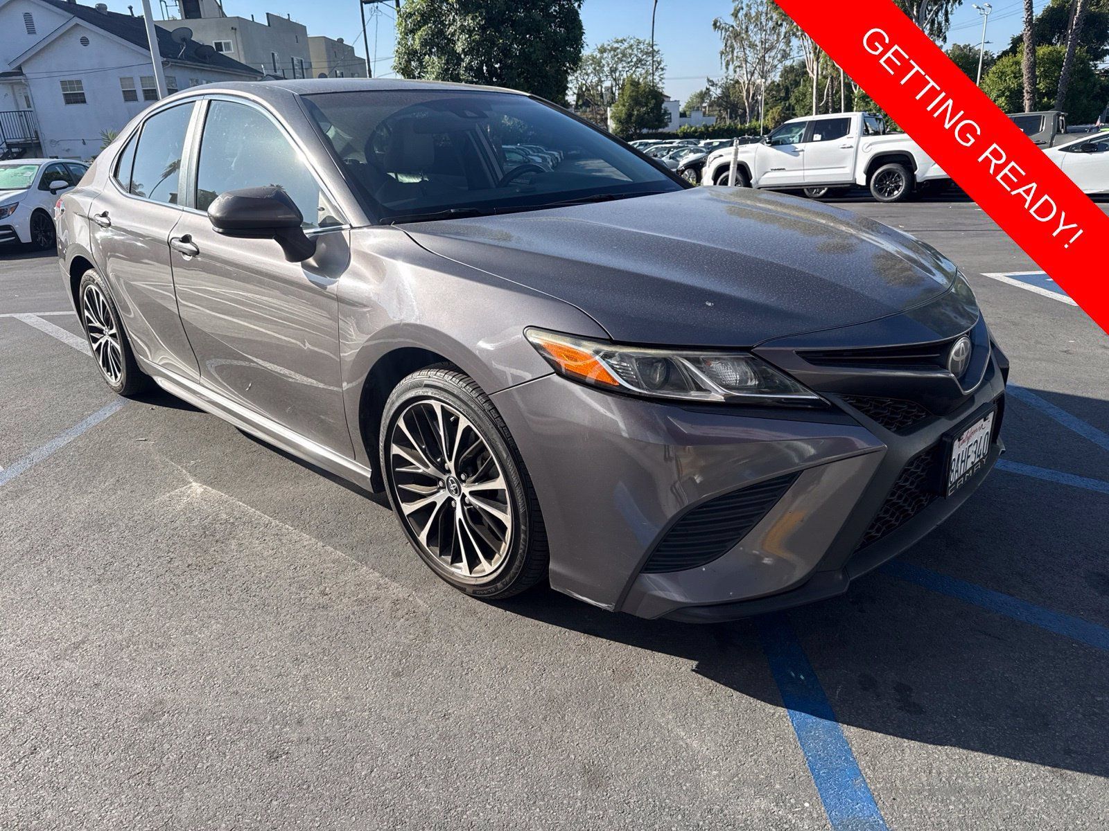 Used 2018 Toyota Camry SE FWD image 1