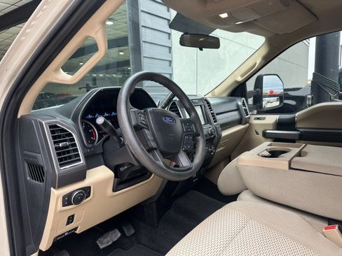 Used 2017 Ford F250 XLT w/ XLT Value Package image 12