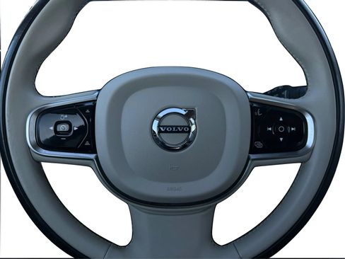 Used 2023 Volvo XC60 B5 Core AWD/4WD image 23