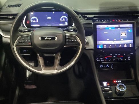 Used 2023 Jeep Grand Cherokee Limited w/ Luxury Tech Group II image 22