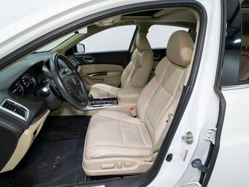 Used 2018 Acura TLX w/ Technology Package image 16