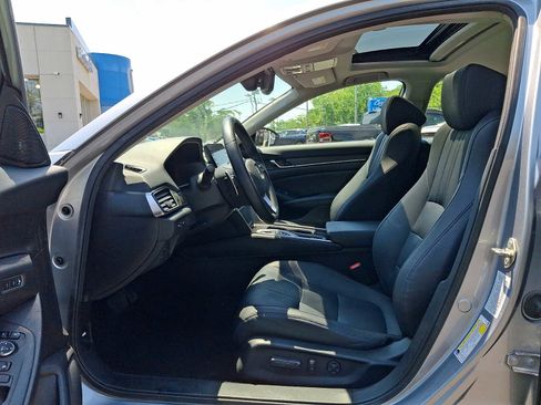 Used 2019 Honda Accord Touring image 13